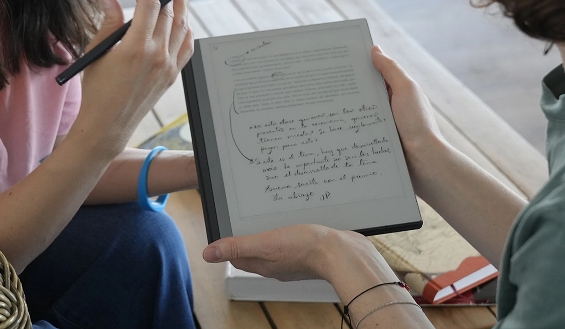 Cuaderno con borrador y correcciones hechas a mano